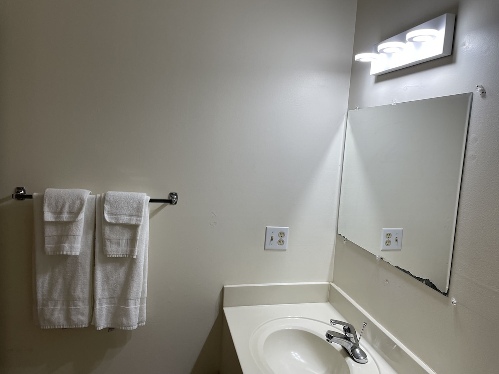 Pine Valley Motel - photo 22