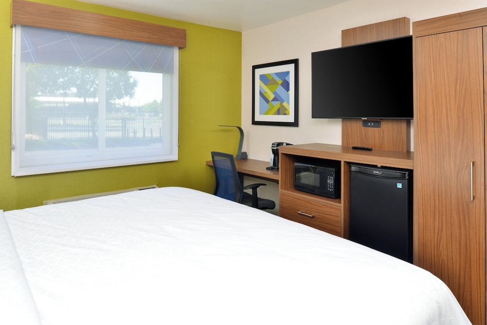 Holiday Inn Express Santa Rosa North by IHG - photo 10