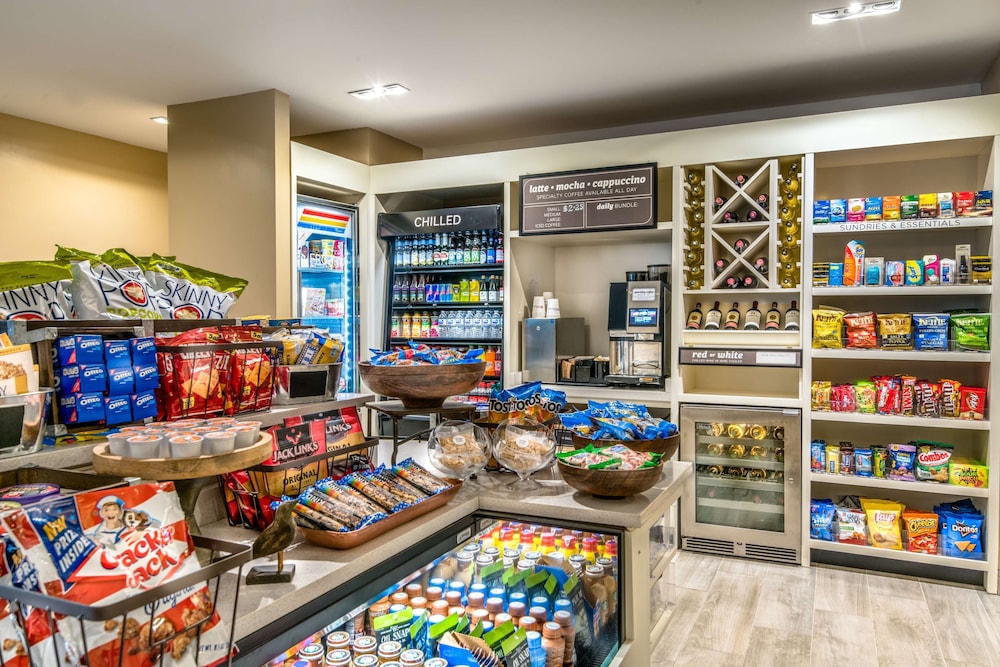 Hilton Garden Inn Reagan National Airport - photo 43