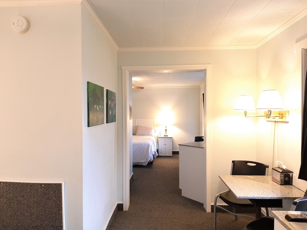 Murray Inn and Art Gallery - photo 7