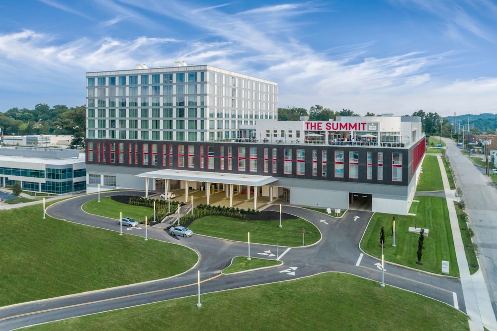 The Summit Hotel - photo 90