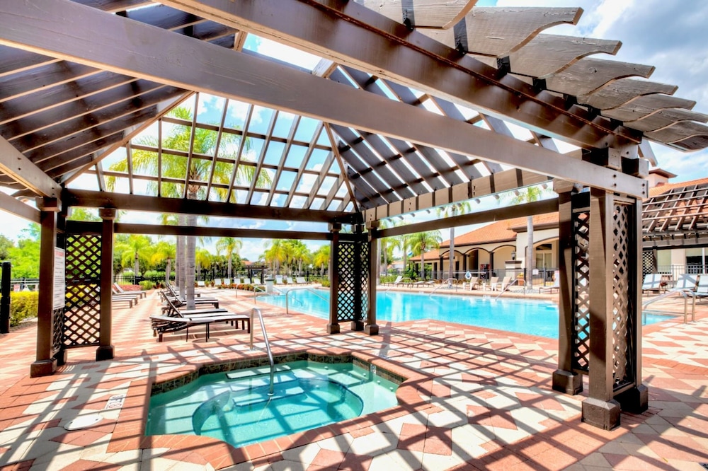 8BR Resort Home with Games Room and BBQ - photo 35
