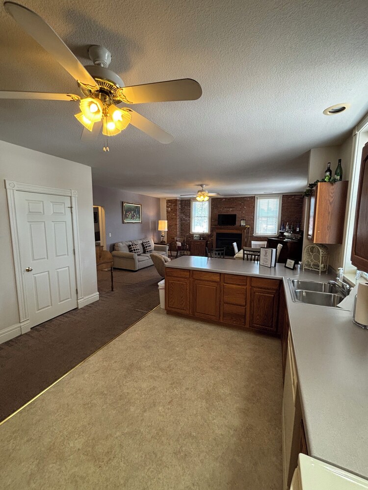 Hermann Crown Suites - photo 160