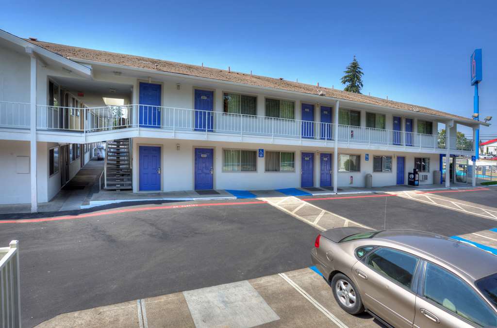 Motel 6 Tigard OR Portland South Lake Oswego - photo 2