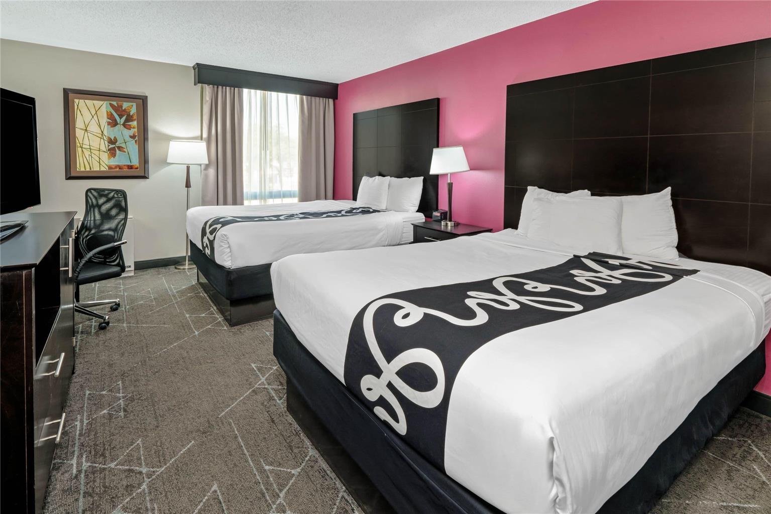 La Quinta Inn & Suites by Wyndham Dallas I 35 Walnut Hill Ln - photo 22