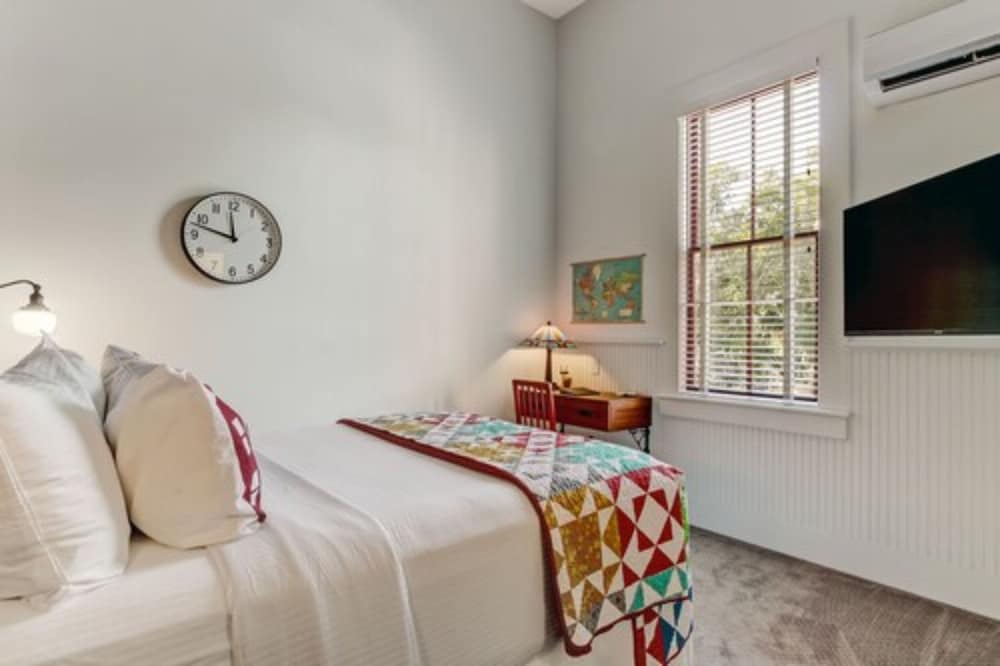 Amelia Schoolhouse Inn - photo 10
