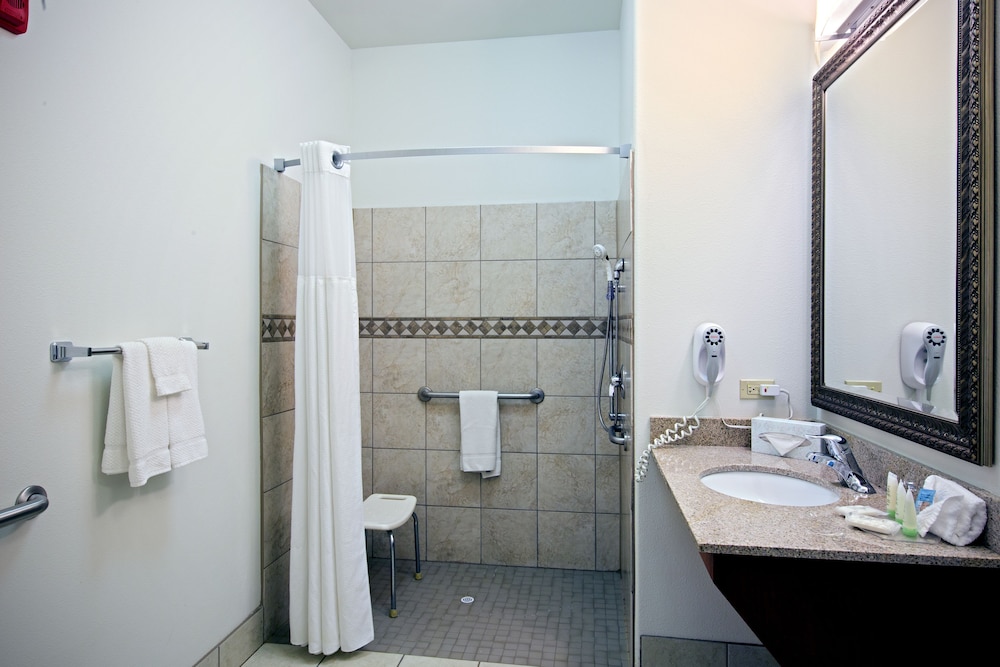 Staybridge Suites Rockford by IHG - photo 26