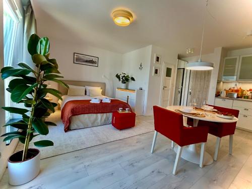 Enjoy Gdańsk & Silence — 4-Star Luxury Hotel in Gdansk, Poland