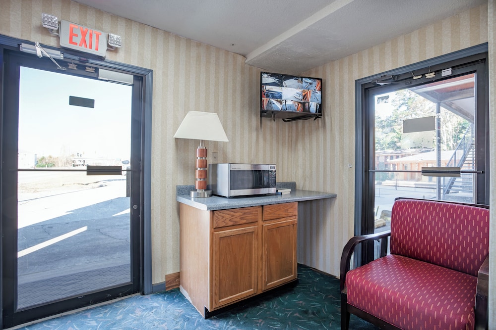 Southern Inn By OYO Walterboro I 95 - photo 3