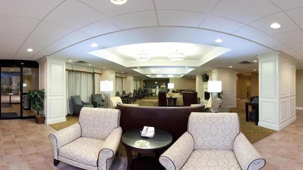 Holiday Inn Express Indianapolis Airport an IHG Hotel - photo 2