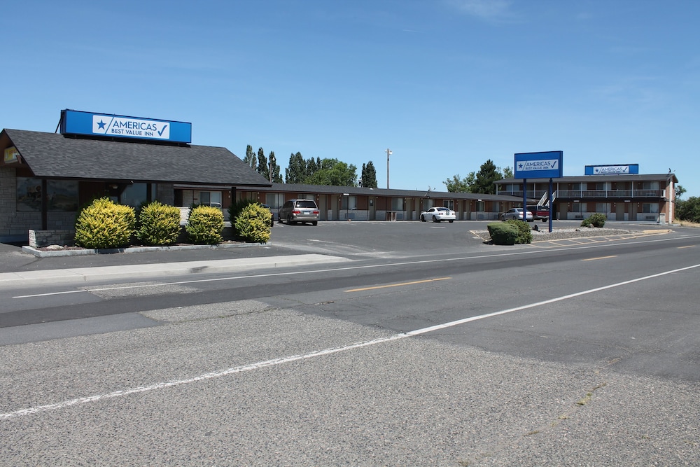 Americas Best Value Inn Boardman - carbon neutral hotel in Boardman