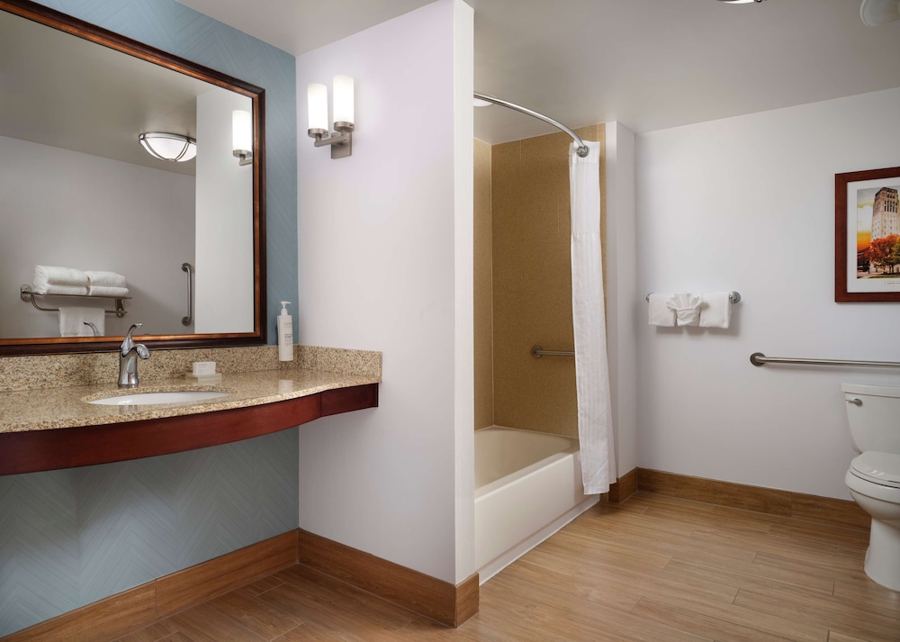 Hilton Garden Inn Ann Arbor - photo 18