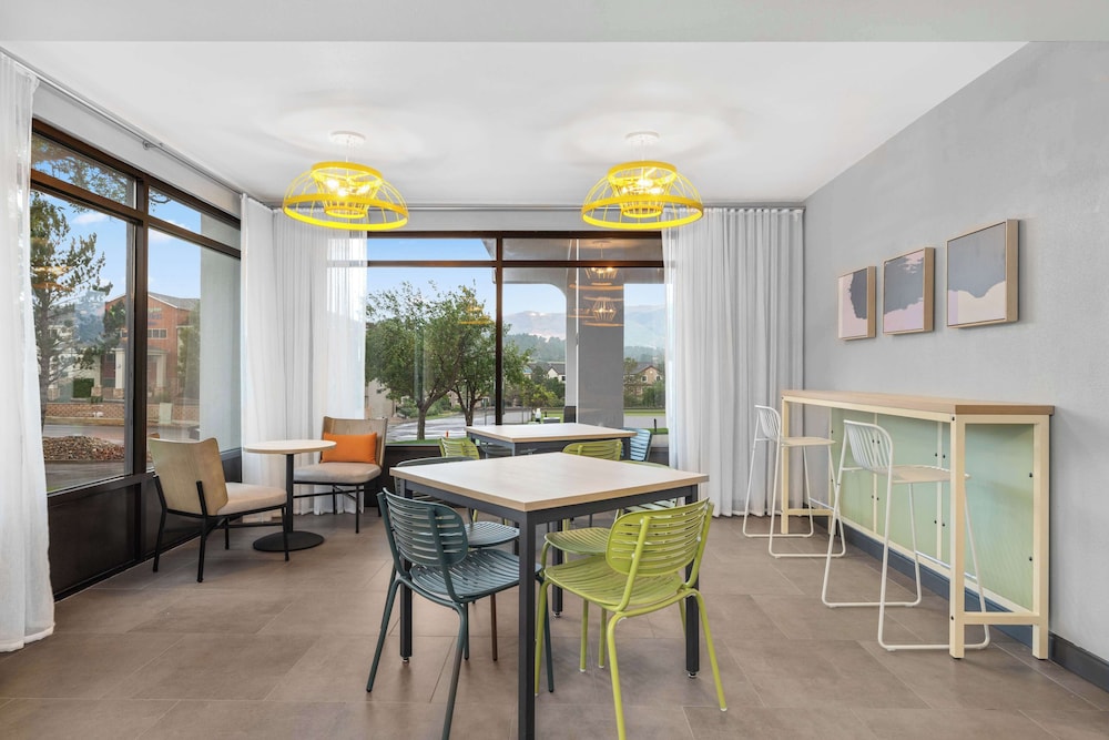 Spark by Hilton Colorado Springs I 25 Central - photo 28