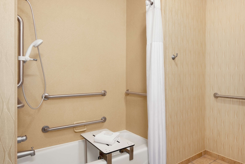 Hampton Inn Sulphur Springs - photo 25