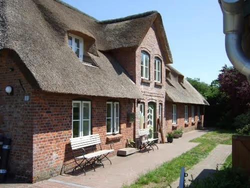 Reetdachhaus auf Eiderstedt - carbon neutral hotel in Unknown City