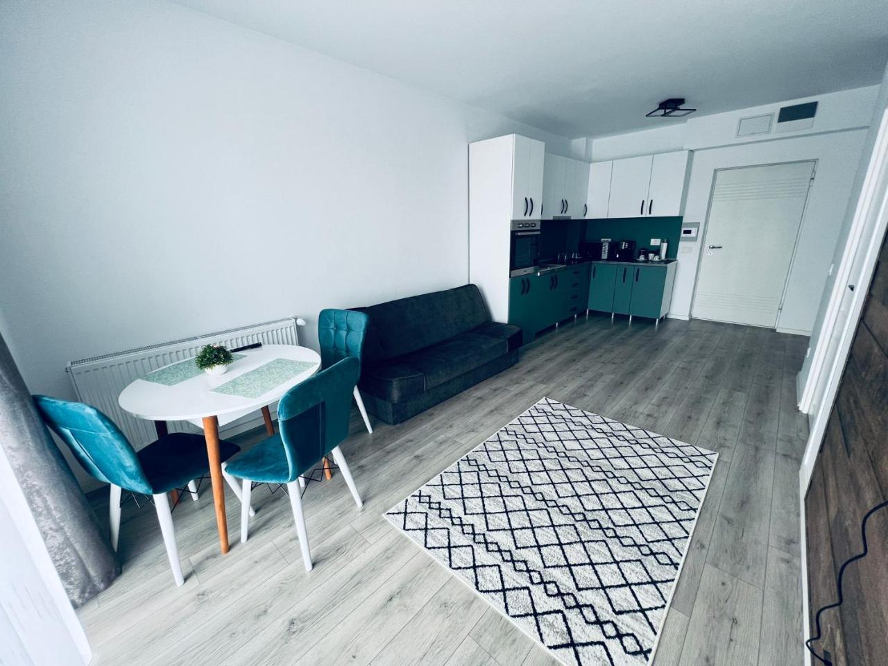 Silvia Resident in Oradea, Romania