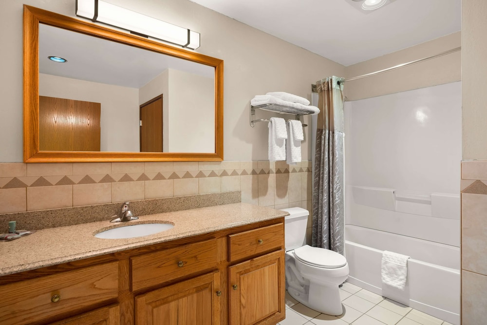 Best Western Northwoods Lodge - photo 23