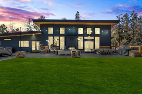 Juniper River Retreat in Bend, United States