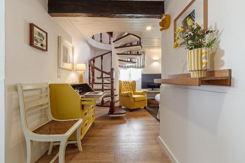 Villa Mau Maria incl Parking by Home Sweet Home Aveiro — 4-Star Luxury Hotel in Aveiro, Portugal