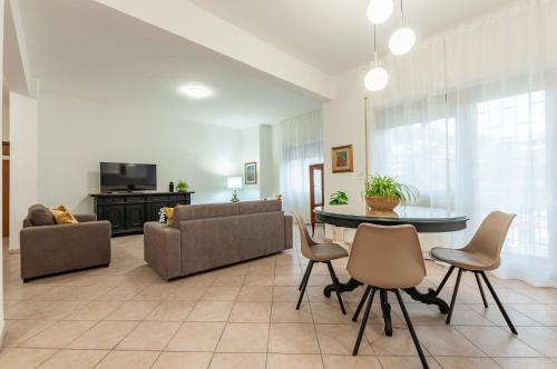Antille Apartment 700 M Dal Mare — 4-Star Luxury Hotel in Lido Di Ostia, Italy
