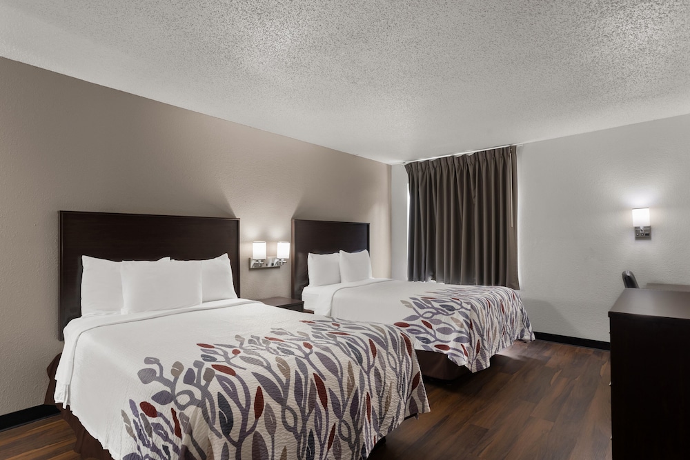 Red Roof Inn & Suites Savannah Airport - photo 8