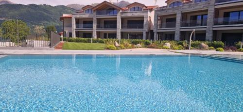 Dany Lodge Lago di Como — 4-Star Luxury Hotel in Colico Piano, Italy