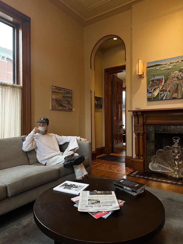 The Francis - photo 4