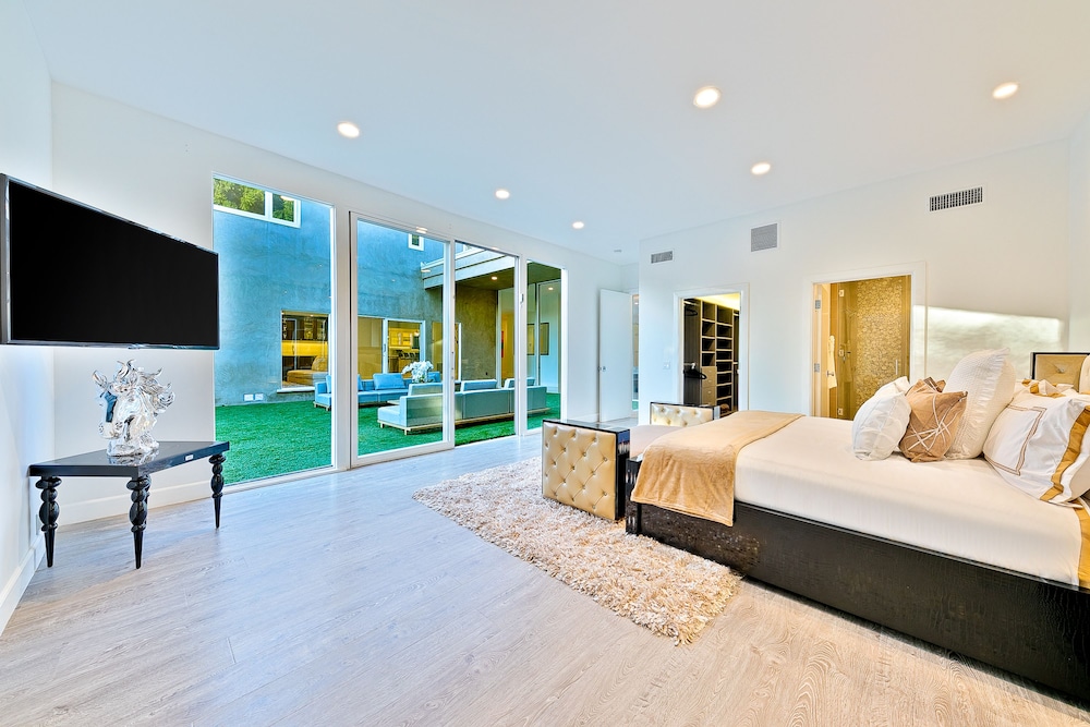 Beverly Hills Luxury Modern Palace - photo 5
