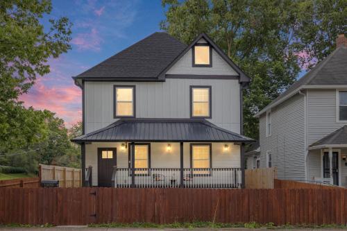 Central Indy 5BD Pingpong Outdoor Movie BBQ in Indianapolis, United States