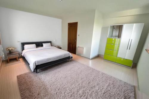 Gohyssart 51b 2 Bruxelles Charleroi airport — hotel in Charleroi