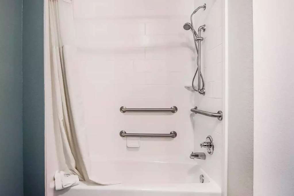 Wingate by Wyndham Longview North - photo 23