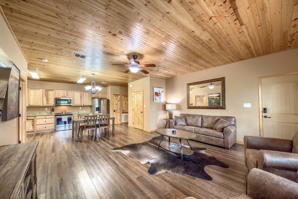 Old Mills Resort OM A10 2 Bedroom Condo by Redawning - photo 9