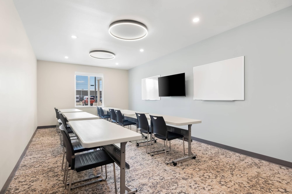 Everhome Suites Amarillo West Medical Center - photo 36