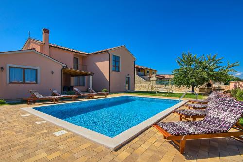 Villa Korina — 4-Star Luxury Hotel in Liznjan, Croatia