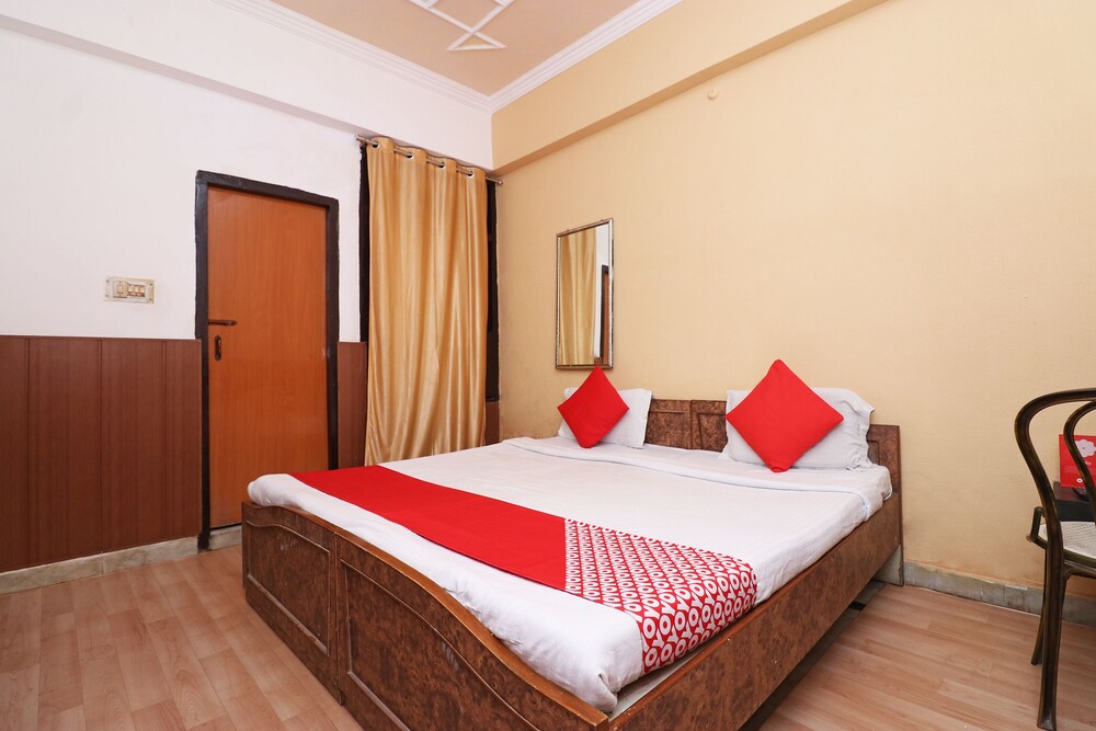 OYO 28631 Hotel Parbati International in Asansol, India