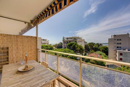 Cannes Californie Beautiful Apt with Sea View — 4-Star Luxury Hotel in Cannes, France