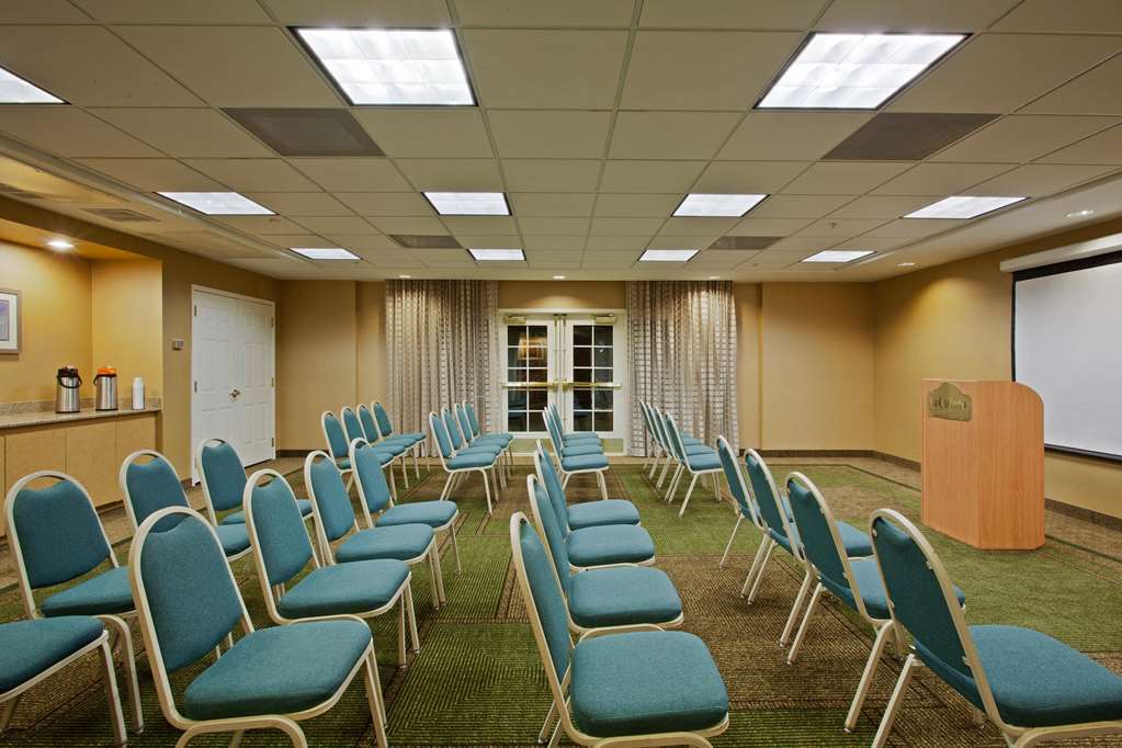La Quinta Inn & Suites by Wyndham USF - photo 38