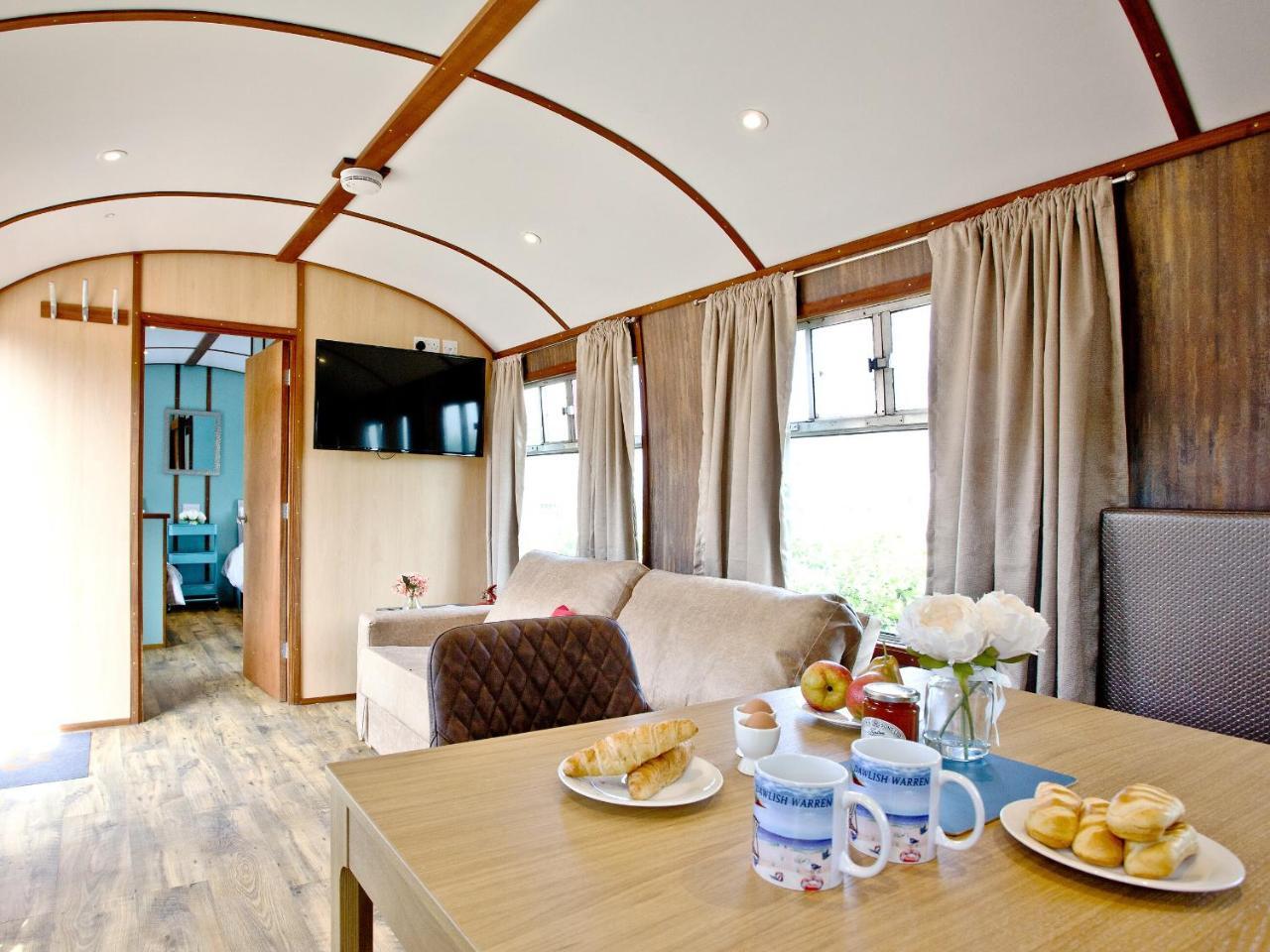 Brunel Boutique Railway Carriage 5 in Dawlish, United Kingdom