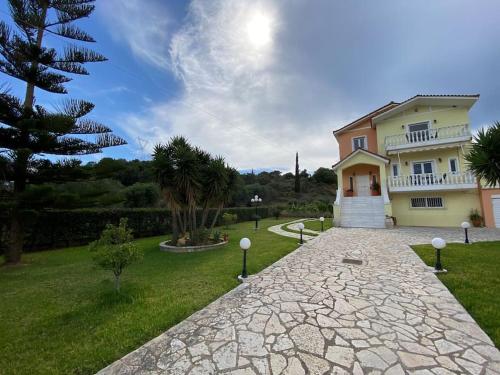 Helen's Seaside Apartment — 4-Star Luxury Hotel in Nafpaktos, Greece