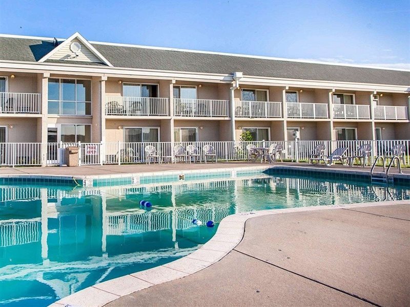 Quality Inn Lake of the Ozarks - carbon neutral hotel in Lake Ozark