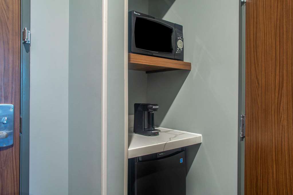 La Quinta Inn & Suites by Wyndham Oxford - photo 14