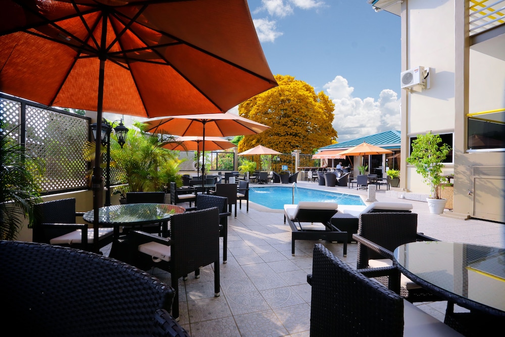 Tradewinds Hotel — hotel in San Fernando