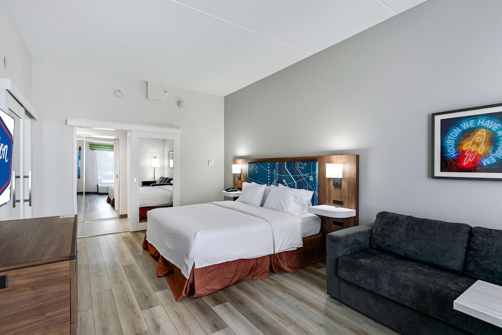Hampton Inn Houston Pearland - photo 25