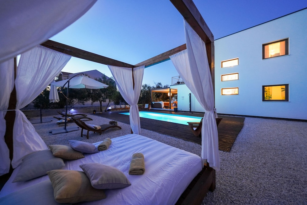 Villa Sunčica — 4-Star Luxury Hotel in Sukosan, Croatia