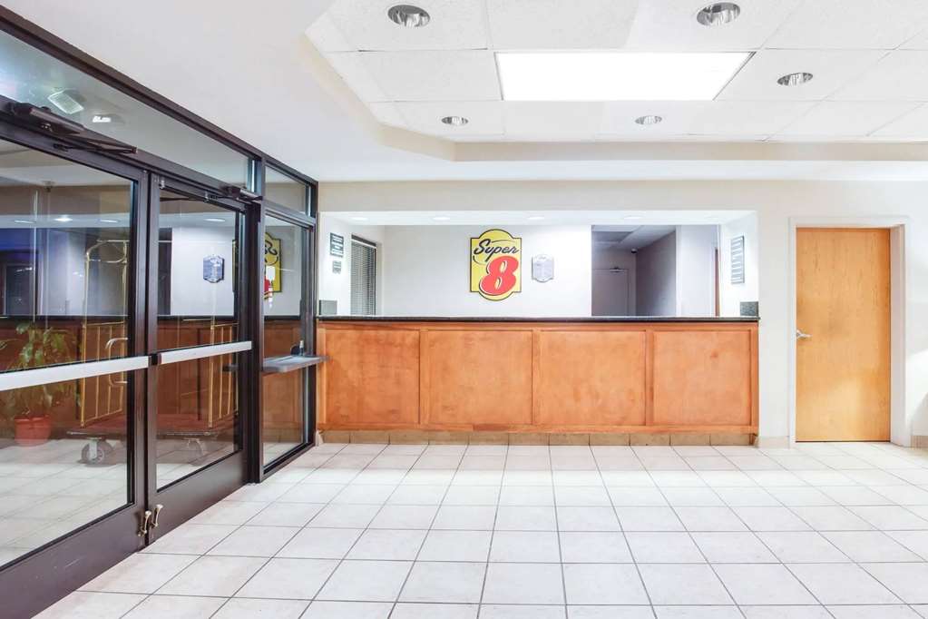 Super 8 by Wyndham Crossville TN - photo 7