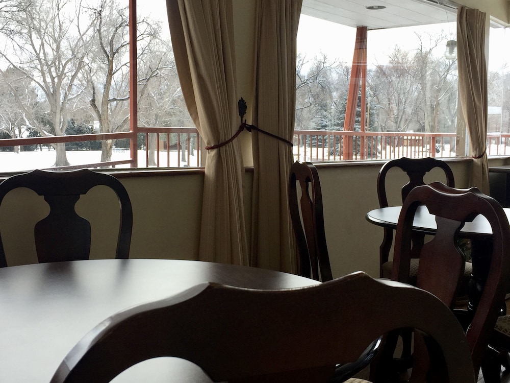 Parkview Inn Motel - photo 36