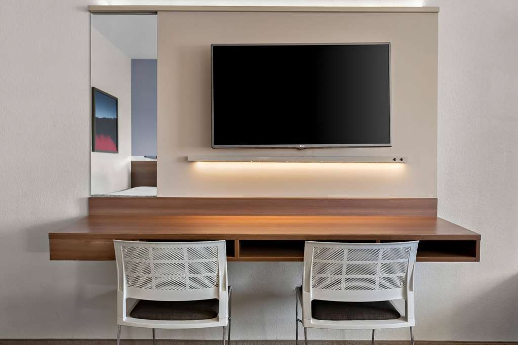 Microtel Inn & Suites by Wyndham Sweetwater - photo 23