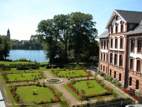 Hotel Am Tiefwarensee - carbon neutral hotel in Waren