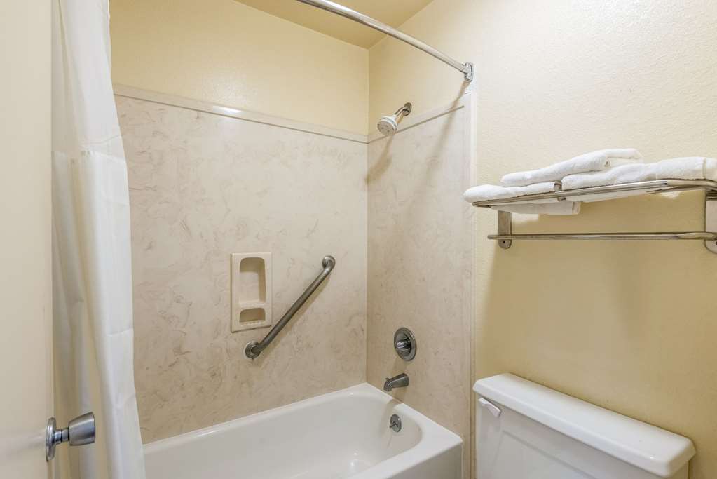 Econo Lodge Vicksburg - photo 14