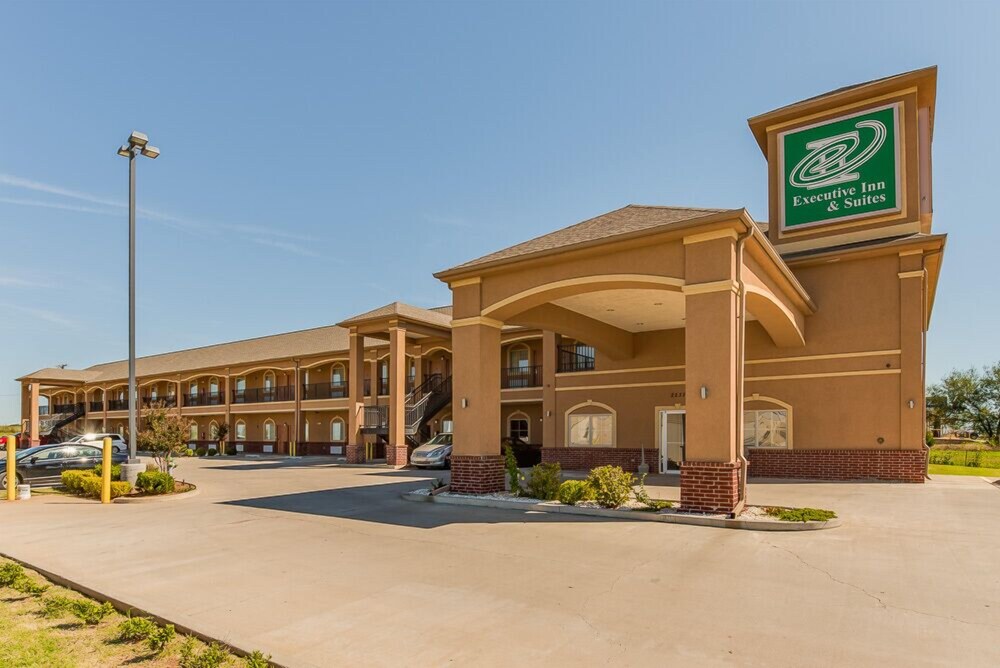Executive Inn and Suites Cushing — hotel in Cushing